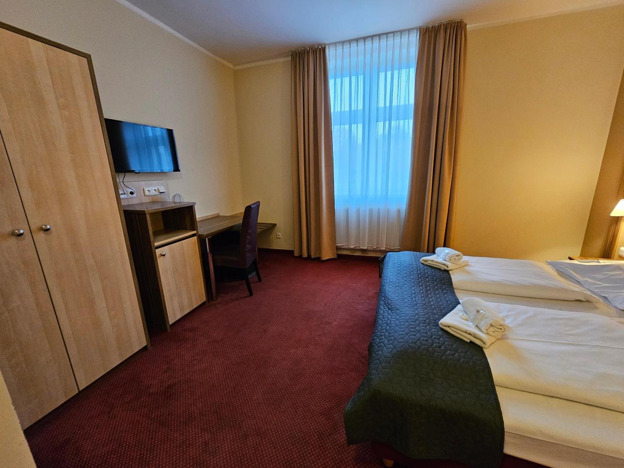 Hotel U Divadla Znojmo Bagian luar foto