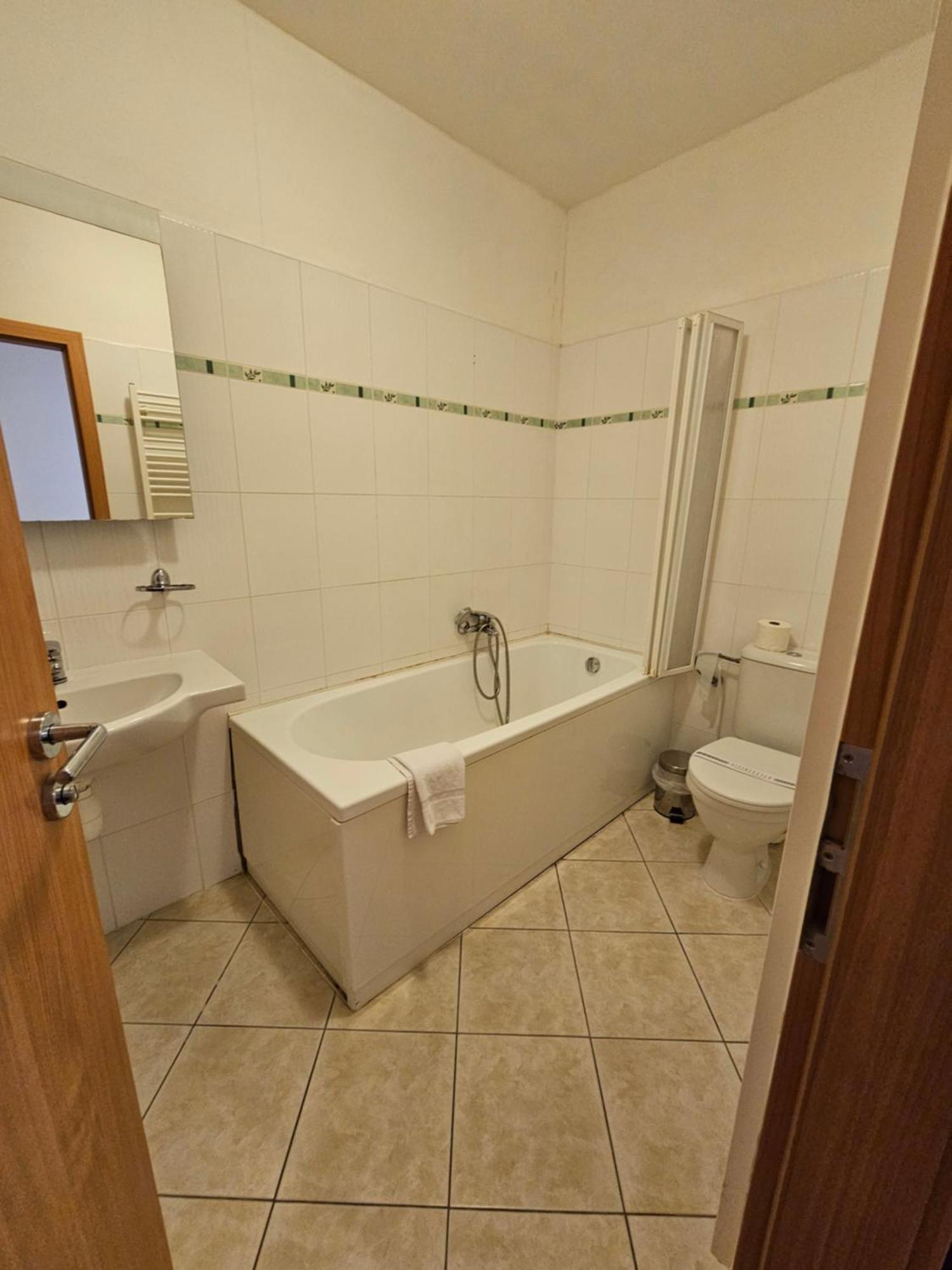 Hotel U Divadla Znojmo Bagian luar foto