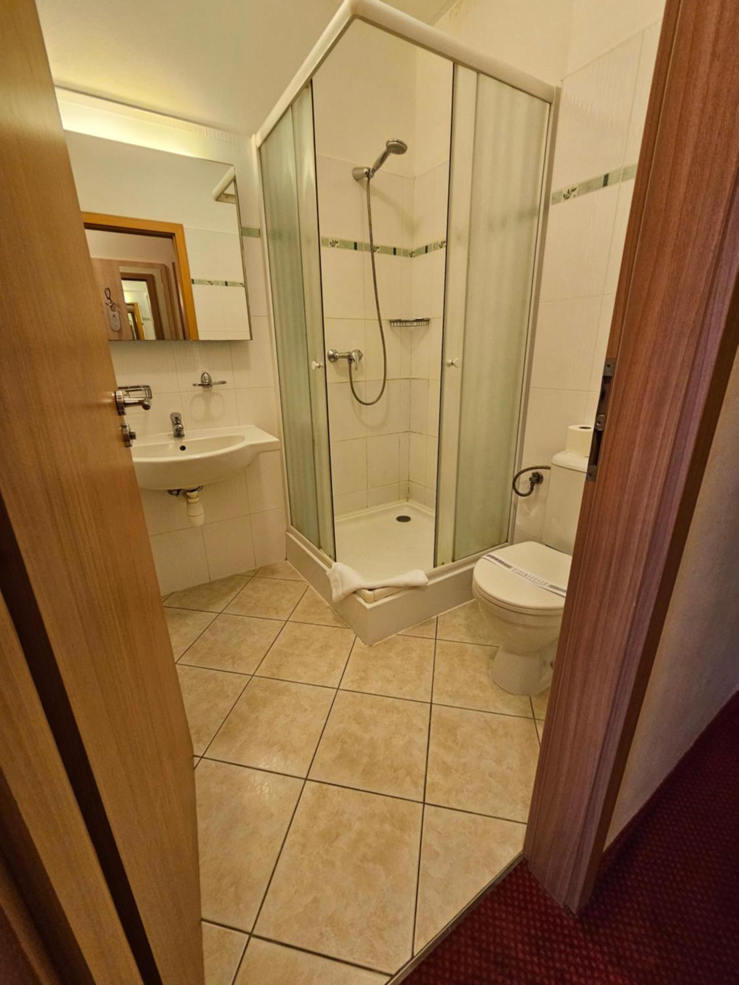 Hotel U Divadla Znojmo Bagian luar foto