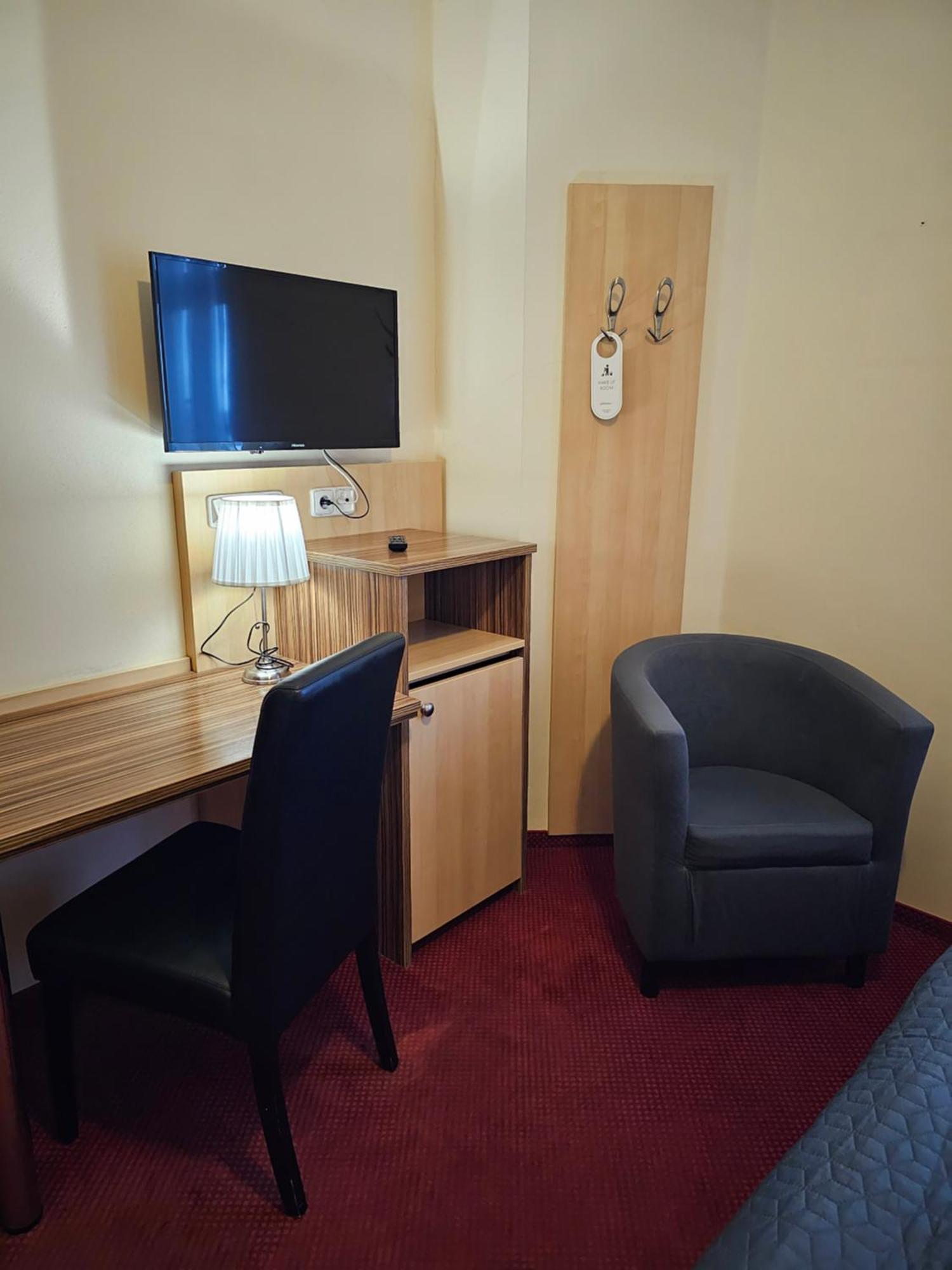 Hotel U Divadla Znojmo Bagian luar foto