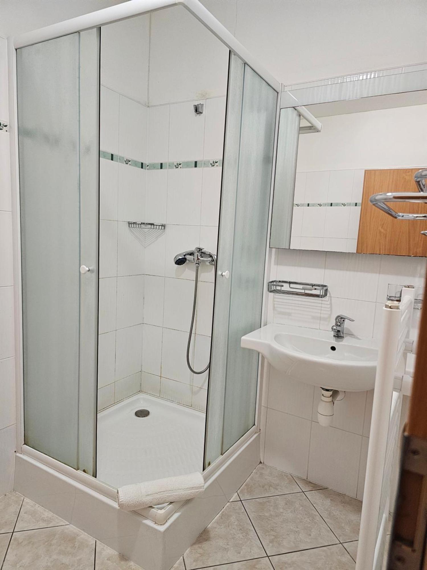 Hotel U Divadla Znojmo Bagian luar foto