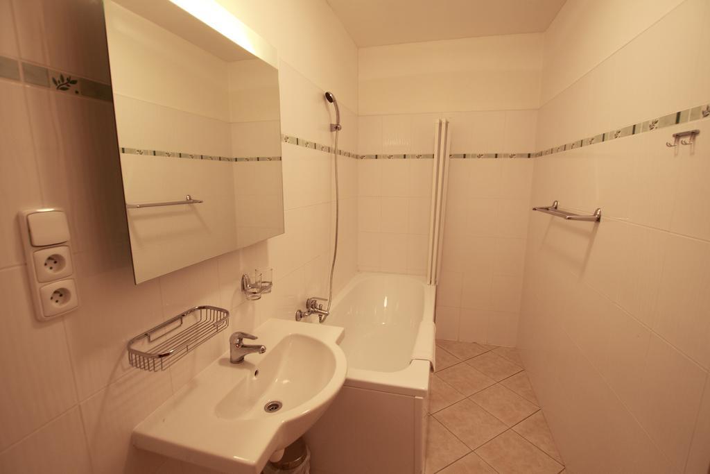 Hotel U Divadla Znojmo Bagian luar foto