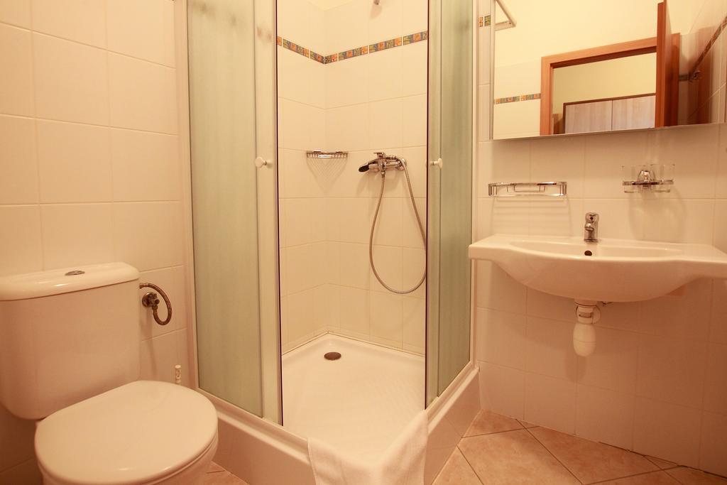 Hotel U Divadla Znojmo Bagian luar foto