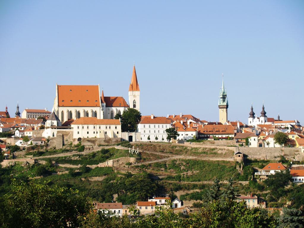Hotel U Divadla Znojmo Bagian luar foto